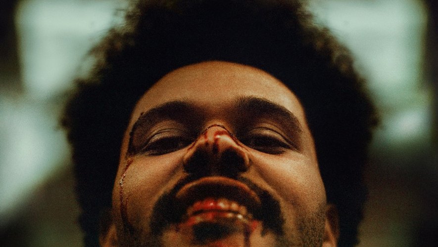 Bien qu'il soit confiné chez lui, The Weeknd continue d'assurer la promo de son nouvel album studio, "After Hours."