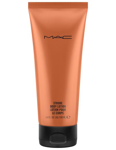 M.A.C Cosmetics lance la collection de maquillage "Bronzer" pour l'été.
