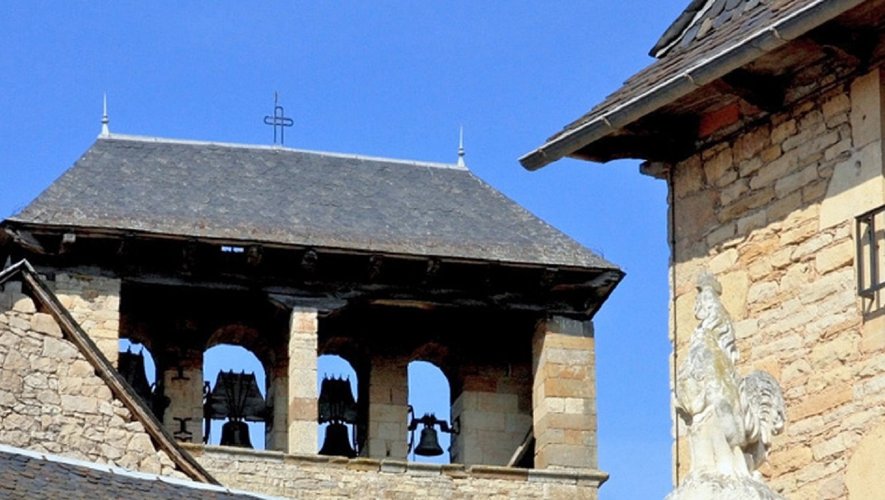 Le clocher peigne de Cruéjouls.