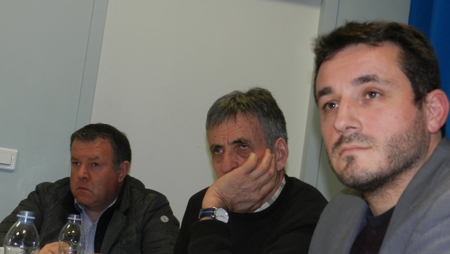 Gilles Ricard (à gauche) lors d’une réunion avec les élus  sur l’agroalimentaire.