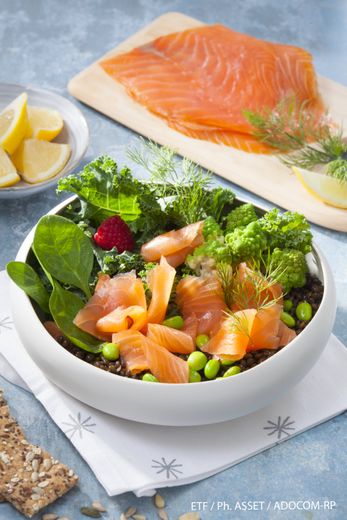 Poké-Bowl au saumon et légumes de saison
