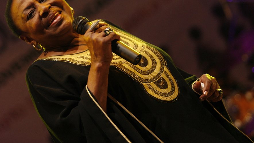 Le tube planétaire de la chanteuse anti-apartheid sud-africaine Miriam Makeba, "Pata Pata" a été adapté avec de nouvelles paroles