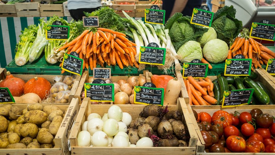 GENERIC: Marché, market, vegetables, légumes