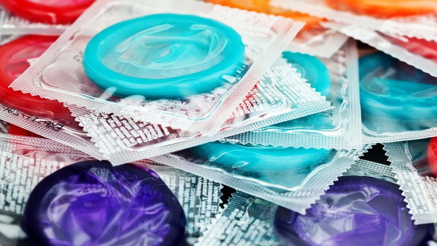 12 mois après avoir participé au programme d'intervention décrit dans l'étude, 74% des adolescents sexuellement actifs ont indiqué avoir utilisé un préservatif lors de leur dernier rapport sexuel.