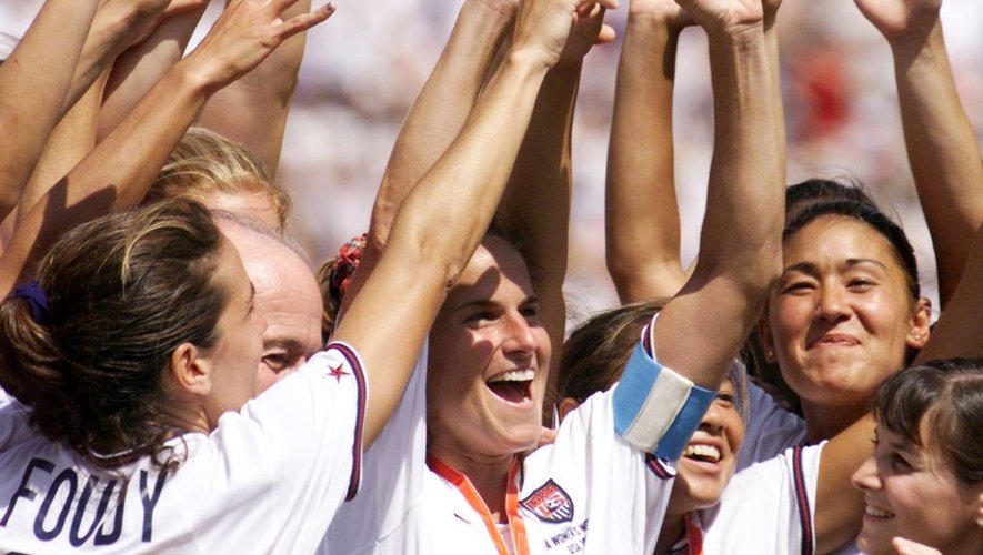 En 1999, l'équipe féminine américaine de football a battu l'équipe de la Chine avec un score de 5-4 à l'issue des tirs au but.