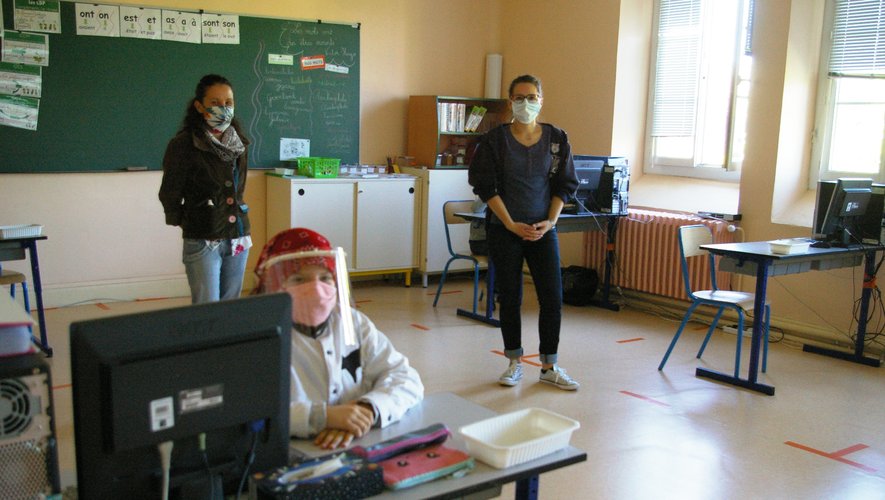 À Emile Zola, les adultes portent le masque, comme d’ailleurs certains élèves.
