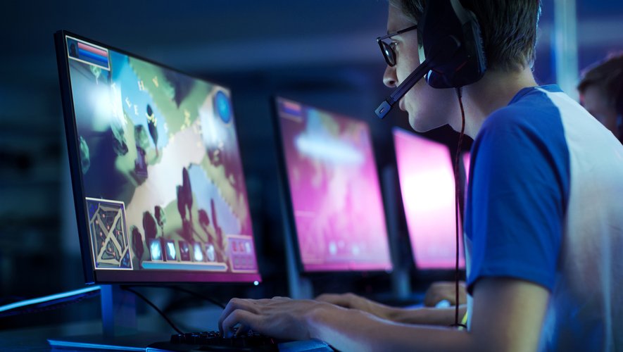 Crucible entend rivaliser avec des valeurs sûres comme Fortnite, développé par le studio Epic Games, League of Legends (Riot Games) ou encore Overwatch (Activision Blizzard).