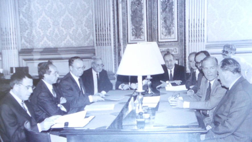 10 mai 1989, signature du protocole d’accord avec le directeur général d’EDF, une convention toujours en cours pour la gestion des barrages.