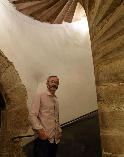 Une expo particulièrement originale dans un lieu qui ne manque pas de charme, à l’image de cet escalier à vis  du XVe.