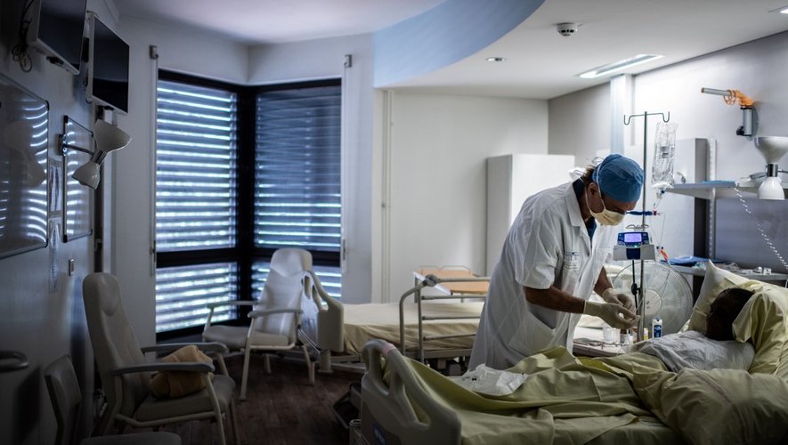 Le nombre total de décès s'élève désormais à 29.155 en France depuis le début de l'épidémie, dont 18.805 à l'hôpital.