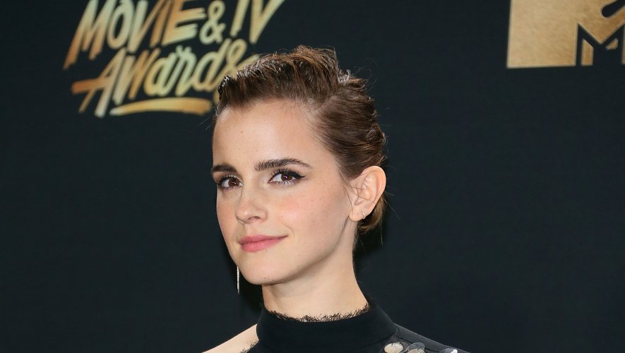 Mettant en avant le "militantisme" d'Emma Watson pour promouvoir la place des femmes dans la société ou dans le monde du cinéma, Kering souligne également qu'elle est "pionnière dans l'action en faveur de la mode éthique".