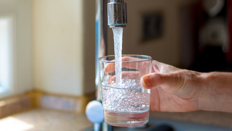 L'eau du robinet contient des traces de pesticides et de perturbateurs endocriniens présumés