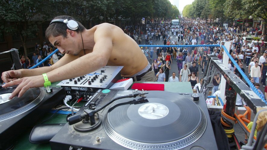 La Techno Parade qui rassemble des dizaines de milliers de participants en septembre dans les rues de Paris, n'aura pas lieu en raison des mesures de distanciation