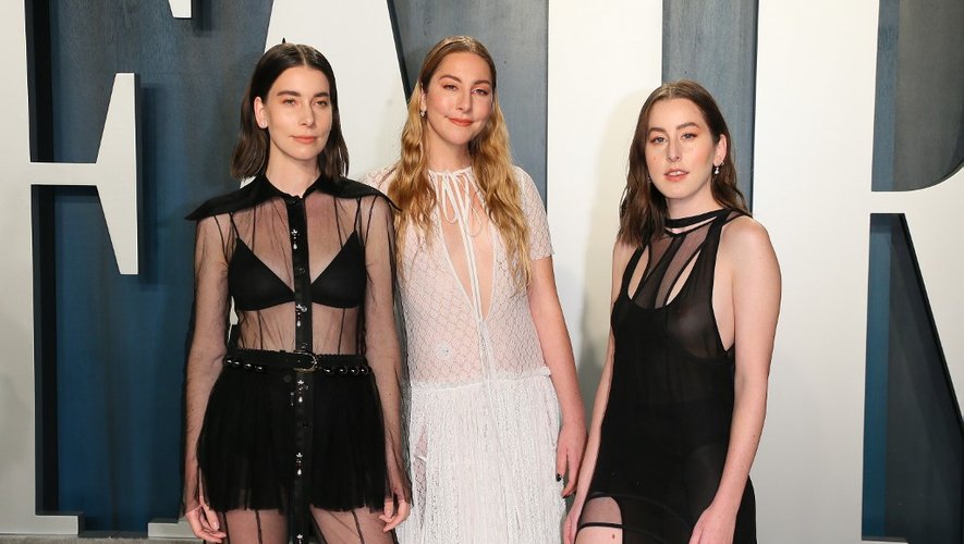 Les soeurs Haim, Danielle, Este et Alana, lors de la soirée  Vanity Fair organisée juste après la cérémonie des Oscars, le 9 février 2020.