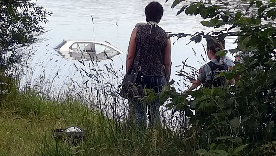 Le véhicule a été retrouvé dans les eaux du lac de Pareloup.