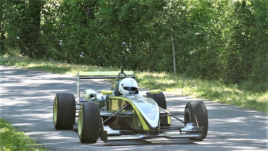 Didier Brun, ici avec sa Dallara F302, est double tenant du titre à Saint-Geniez.