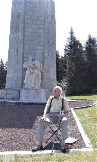 Fernand Grimal, doyen de la magnéto au Mont Mouchet.