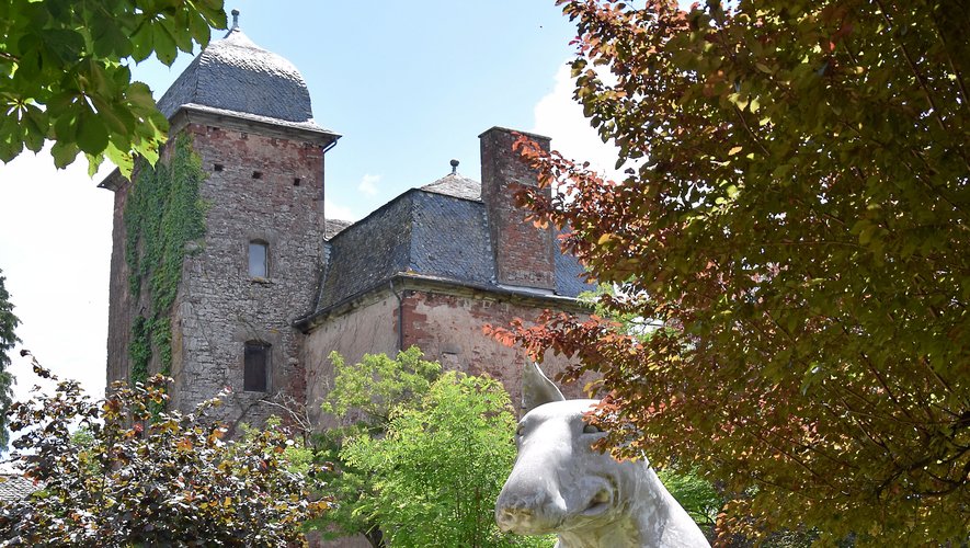 Aux portes de Rodez, le manoir de Saint-Félix, est riche d’une histoire héritée des siècles passés.