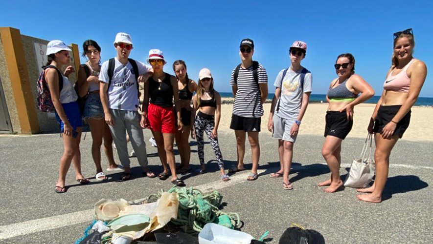 Le groupe HumaFr s’est rendu à Vieux-Boucau pour nettoyer le littoral.