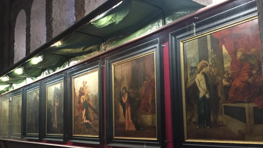 Les toiles de Gustave Moreau parent les bas-côtés de l’église de Decazeville.