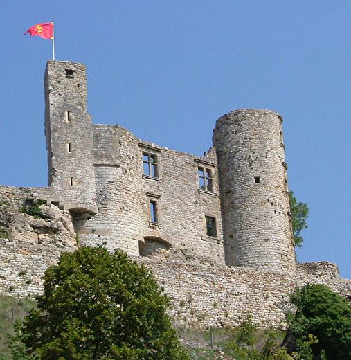 Le château de Bertholène.