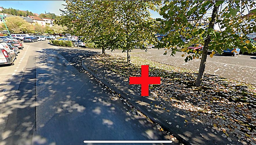 Le stationnement sur la bordure de la voie Traverse des Ruelles (croix rouge) est dangereux et interdit.