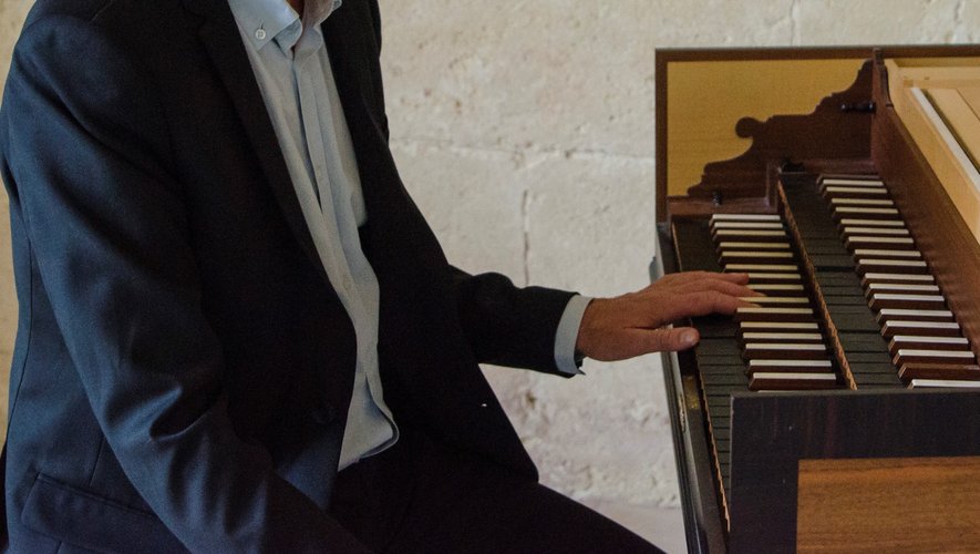 Alain Cahagne jouera sur l’orgue construit par  Jean Boissonade, en l’église de Laissac, dimanche 23 août à 17 heures  et 21 heures.