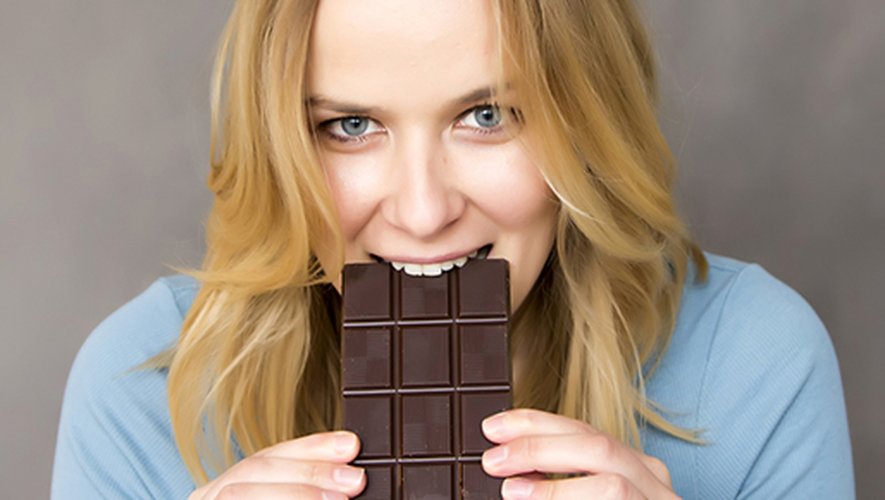 Bien que les propriétés antioxydantes du chocolat noir sont connues de tous, certains gourmands préfèrent l'arôme moins amer du chocolat au lait.