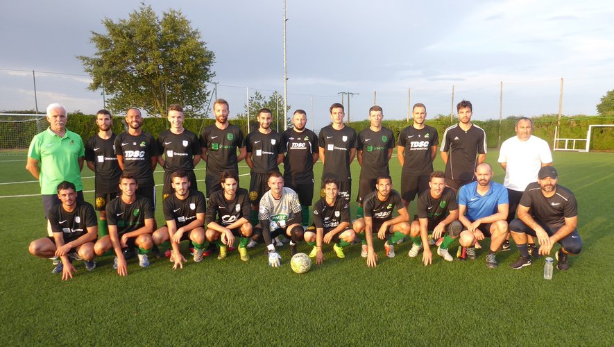 L’équipe fanion lors du match amical contre St-Georges/St-Rome de Tarn.
