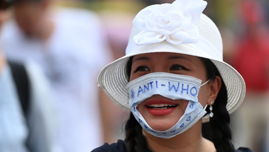 Si en Allemagne ou en Angleterre les manifestations contre le port obligatoire du masque dans l'espace public ont rassemblé des milliers ou dizaines de milliers de personnes, en France le mouvement n'a rassemblée qu'une poignée de manifestants fin aoû