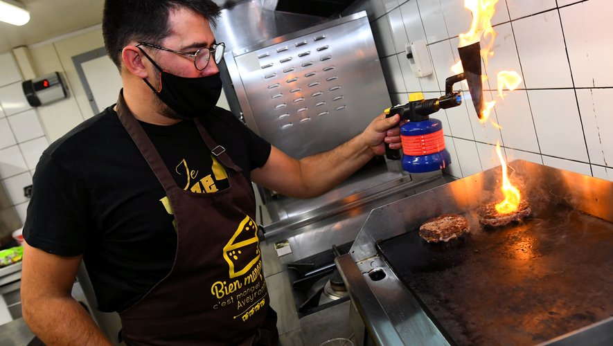 Le Meilleur Burger De France A Segur Centrepresseaveyron Fr