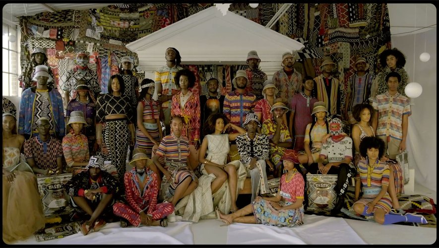 Paris Modes Insider a interrogé Laduma Ngxokolo sur la nouvelle collection du label Maxhosa Africa.