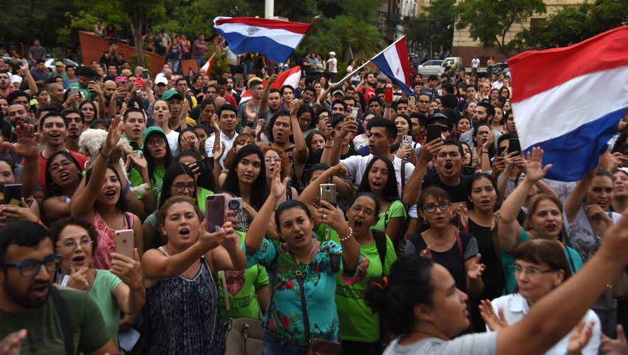 Des manifestants protestent contre la déforestation de la région du Chaco, à Asuncion, Paraguay, le 11 janvier 2019.