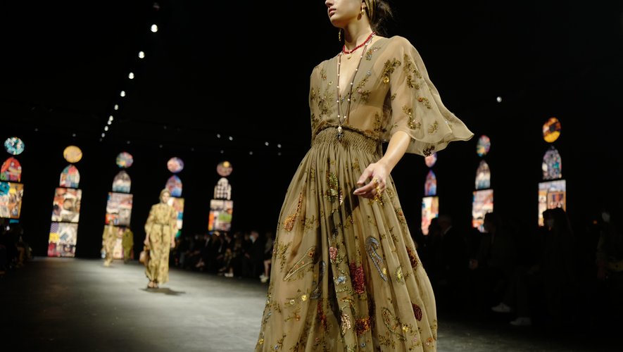Le défilé Dior pour présenter sa collection printemps/été 2021 lors de la Fashion Week de Paris.