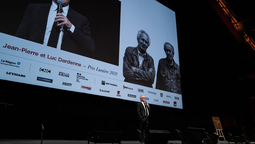 Le patron du Festival de Cannes Thierry Frémaux juge qu'en pleine crise, 7e art et plateformes en ligne "commencent à savoir cohabiter".