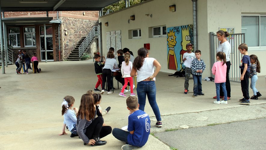 Diverses activités attendentles enfants aux Francasde Decazeville.
