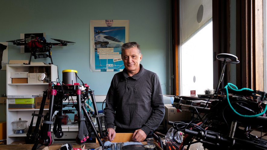 Le géologue Philippe Grandjean s'intéresse depuis longtemps aux drones pour les contributions qu'ils peuvent apporter à l'étude des sols. Au point de devenir le "monsieur drone" du CNRS et de consacrer désormais tout son temps à ces vrombissantes ma
