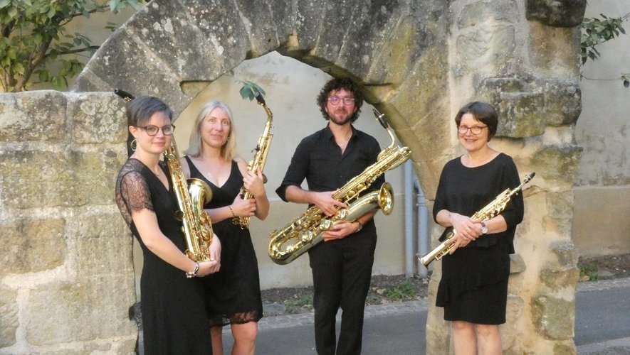 Un quatuor de saxophones en concert