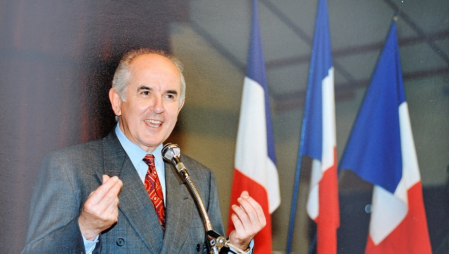 Un demi-siècle d’engagement public pour Jean Puech, depuis sa première élection comme conseiller général de l’Aveyron en 1970 jusqu’en 2008, date à laquelle il a mis fin à ses mandats de sénateur et de président du conseil général.