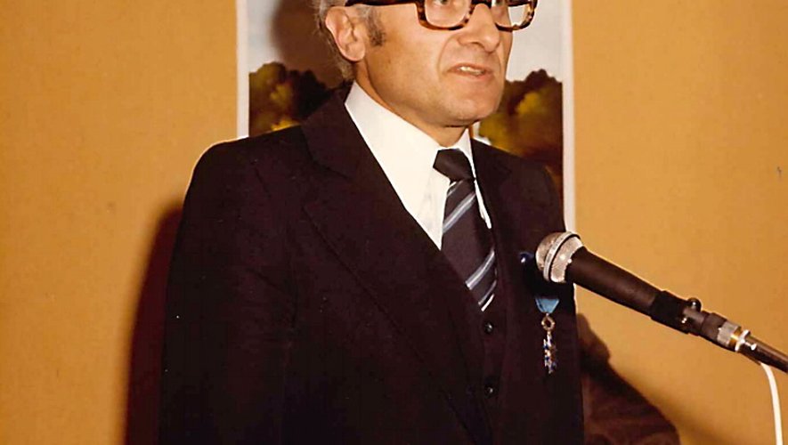 Claude Chégut lors de l’inauguration du siège du Crédit Agricole au Causse Comtal, en 1977.