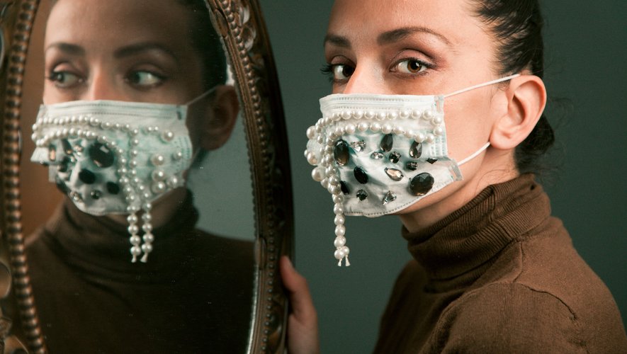 Avec l'épidémie de Covid-19, les masques sont devenus les accessoires mode les plus populaires de l'année 2020.