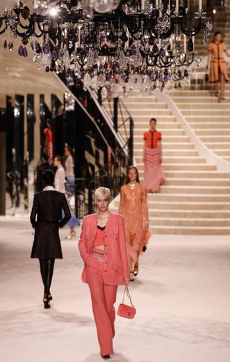 Le prochain défilé Métiers d'art de Chanel sera organisé sans public, puis dévoilé en ligne.