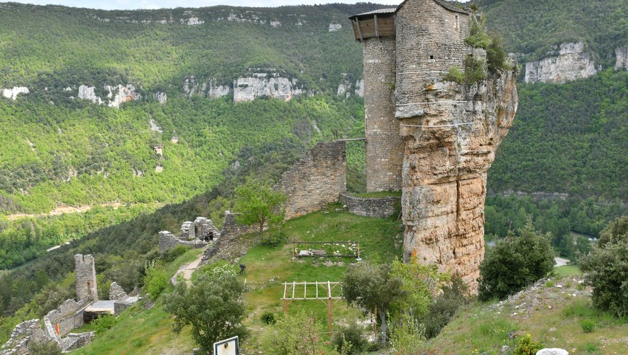 Le château de Peyrelade est un lieu de visite, l’été, en Sud-Aveyron.