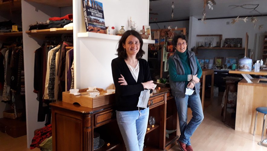 Blandine et Marie Pascal dans leur boutique.