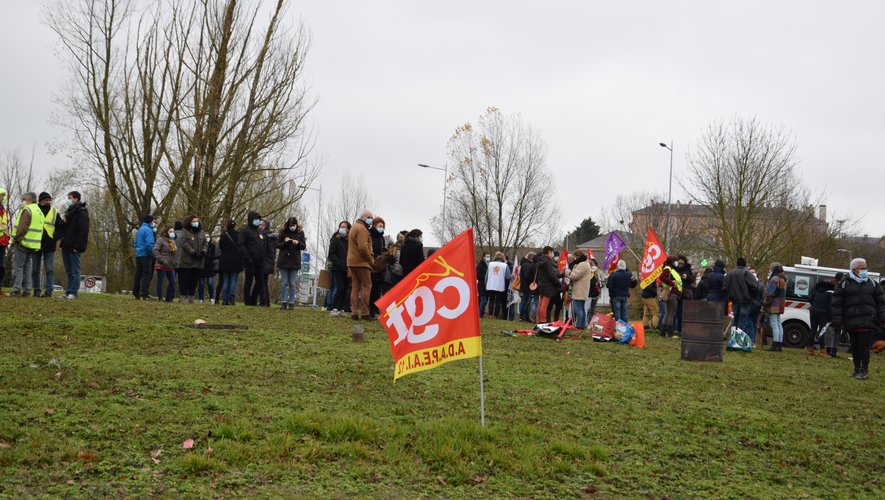 Les manifestants se sont retrouvés sur le rond-point Saint-Felix, à Rodez