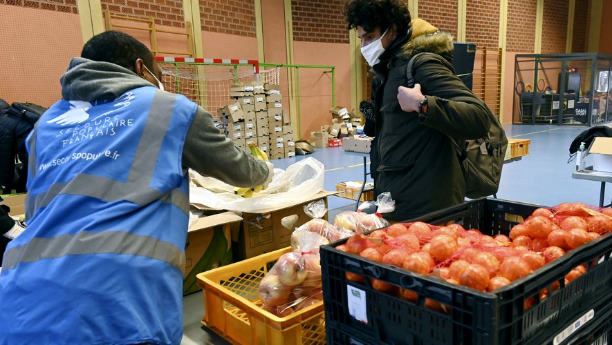A Strasbourg, les distributions de denrées alimentaires aux étudiants rencontrent une demande croissante.