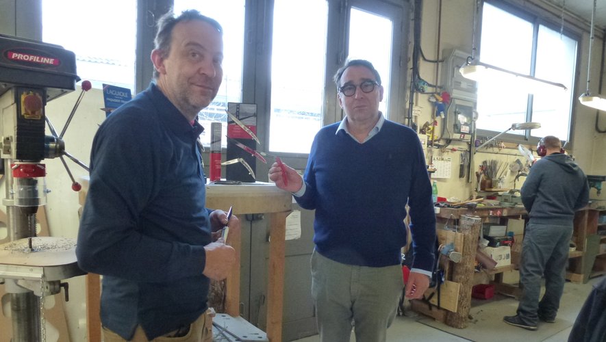 Christian Valat et son frère Thierry, créateurs de couteaux d’exceptions dans les ateliers de Recoules.