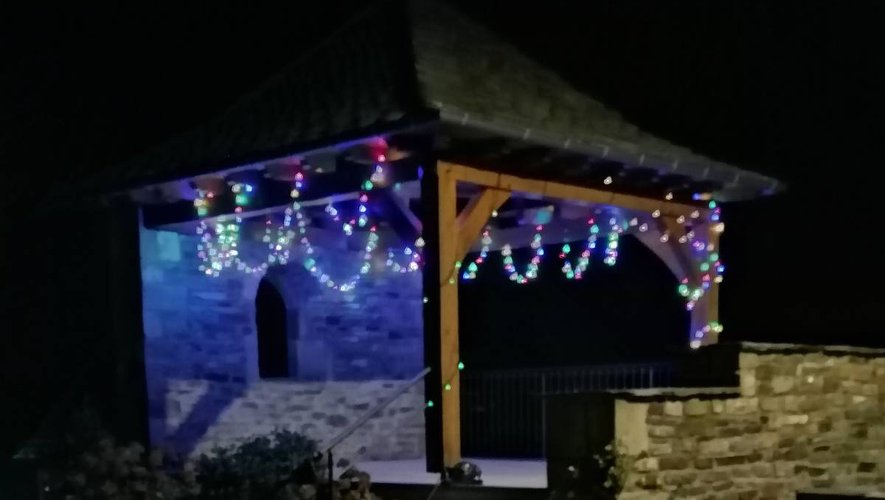 Village Illuminée De Noel Dans L Aveyron Le Village A Retrouve Ses Illuminations De Noel Malgre Tout Centrepresseaveyron Fr Village Illuminée De Noel Dans L Aveyron Le Village A Retrouve Ses Illuminations De Noel Malgre Tout Centrepresseaveyron Fr