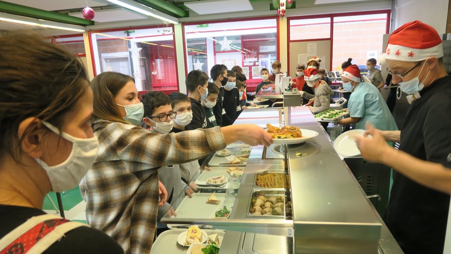 Un joli repas en self-service  au collège public de la Viadène