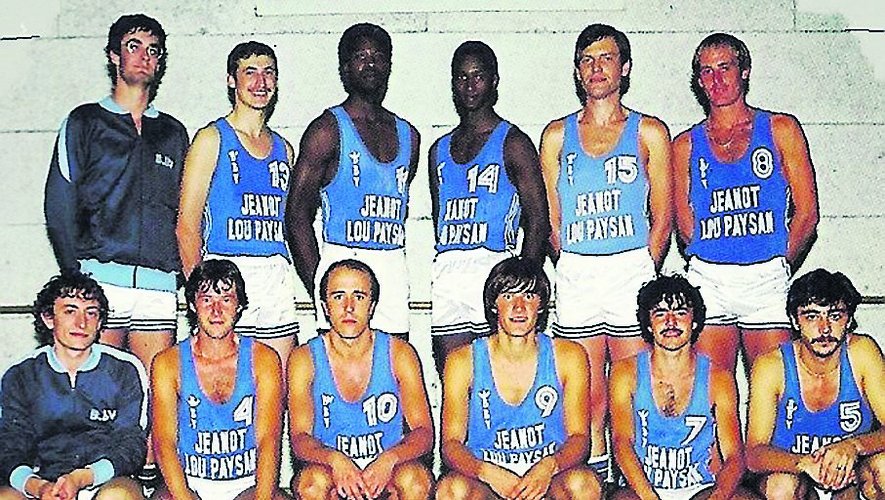 L’équipe en 1980-1881. Debout : Bevan, Hajtos, Dié, Cossoko, Hamon, Serieye ; accroupis : Gravier, A. Lagarrigue, Causse, Nevert, P. Lagarrigue, Borraso.